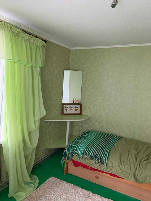 Продам хороший дом для большой дружной семьи  метро Киевская