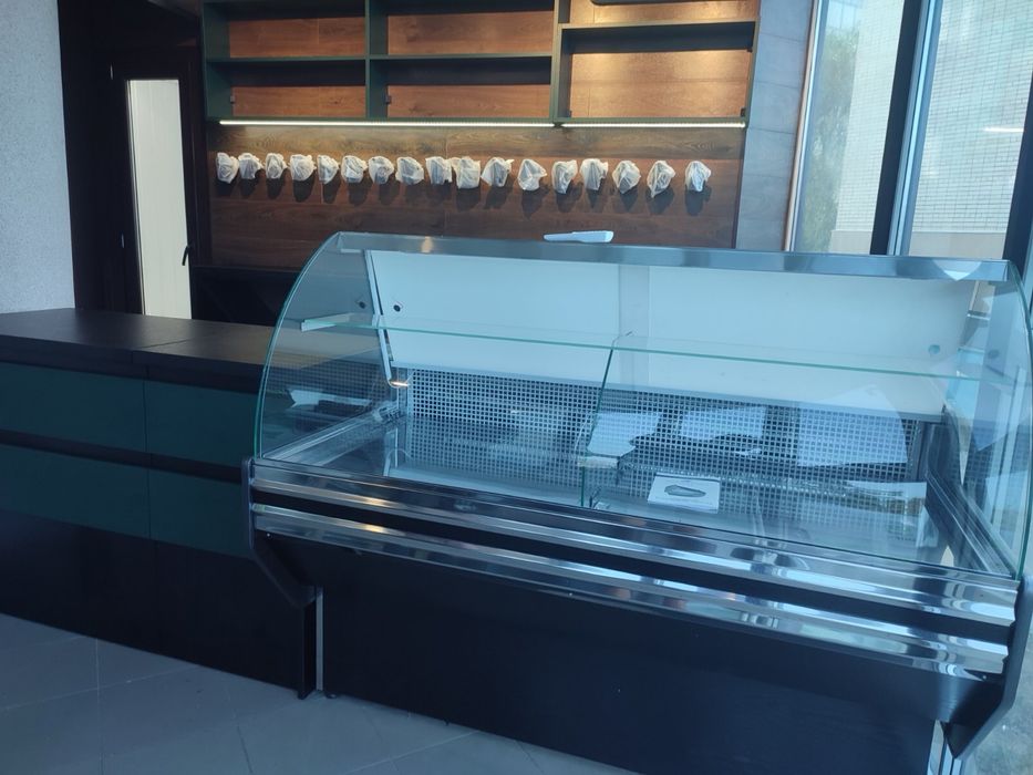 Напольні холодильні вітрини КУБ з динамічним та статичним охолодженням