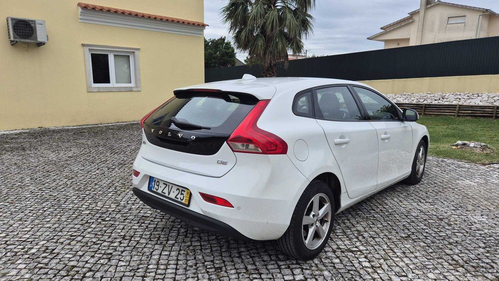 Volvo v40 D2 120cv