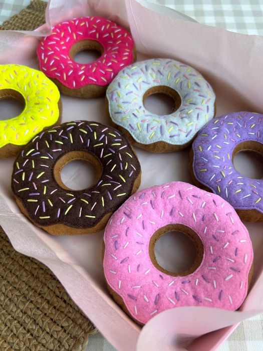 Іграшкова їжа. Пончики з фетру. Їжа з фетру. Іграшки з фетру.