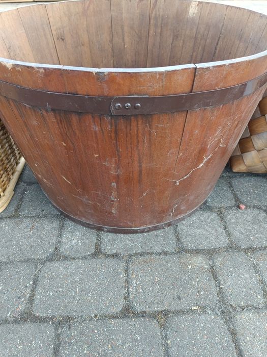 Duża stara drewniana kadź donica rustykalna 60 cm