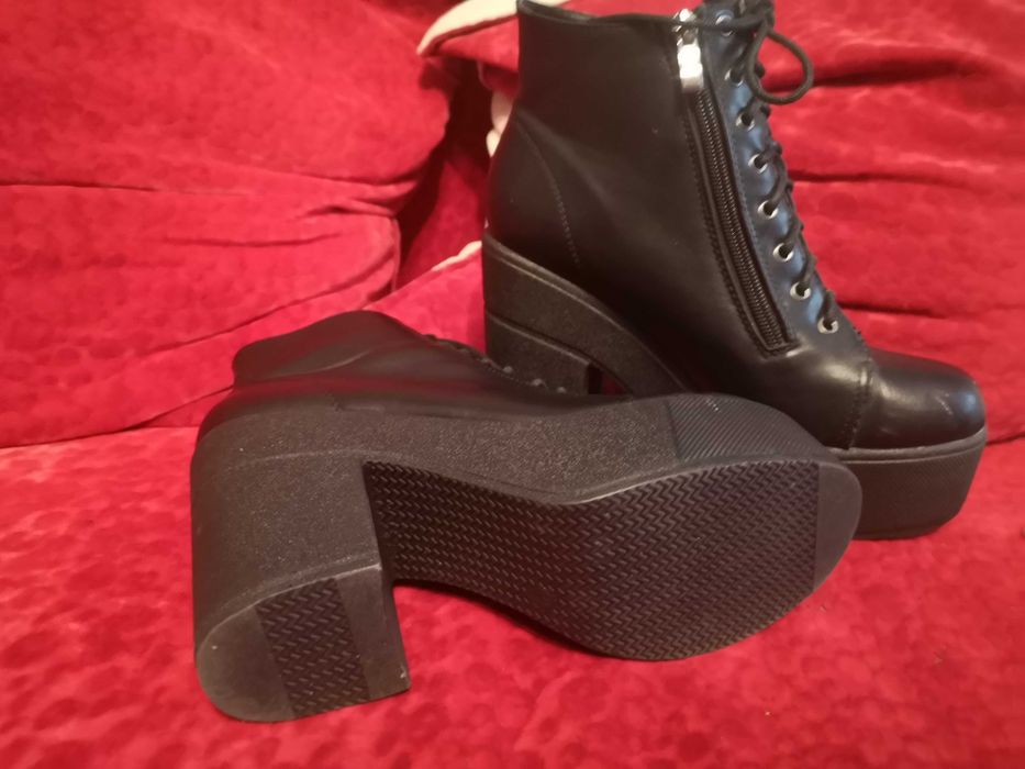 Buty na platformie 38