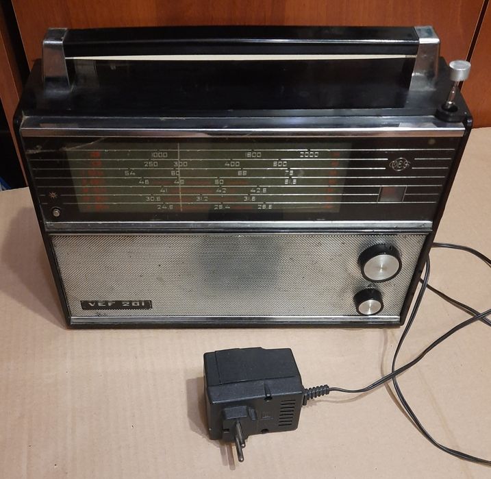 Радиоприемник VEF-201 с FM диапазоном