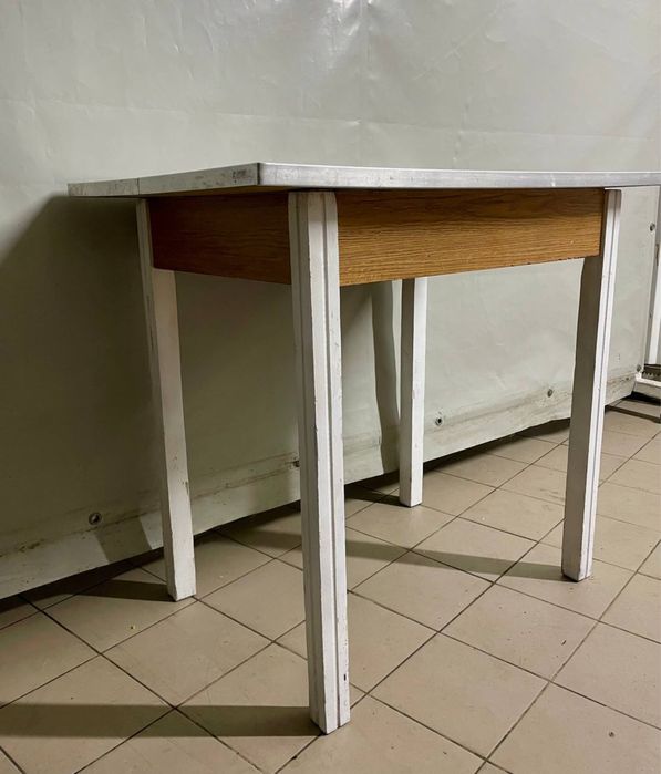 Стол обеденный кухонный 60*86 см, ножки - натуральное дерево - крепкий