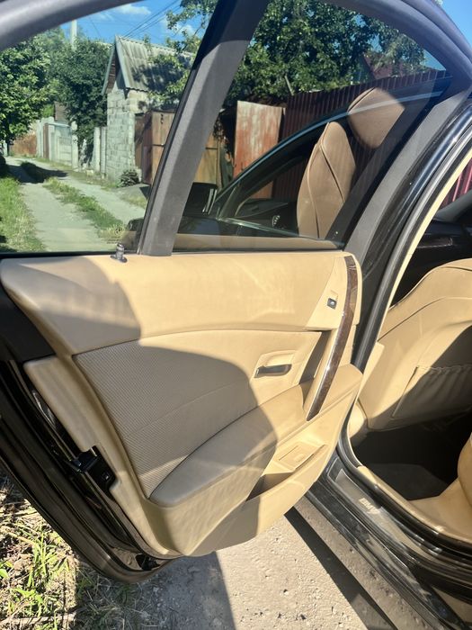 BMW E60 530i офицал