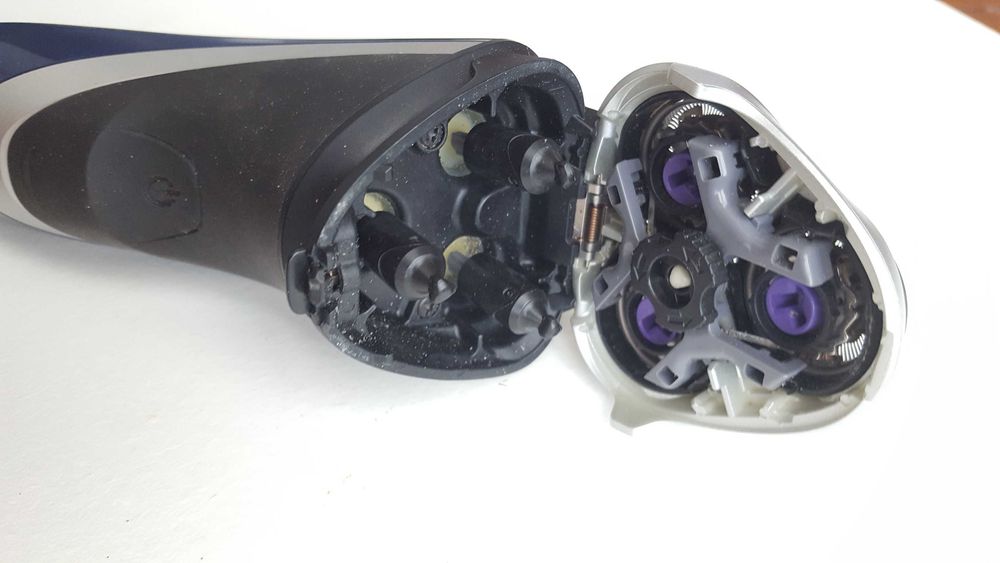 Máquina barbear Philips PT735