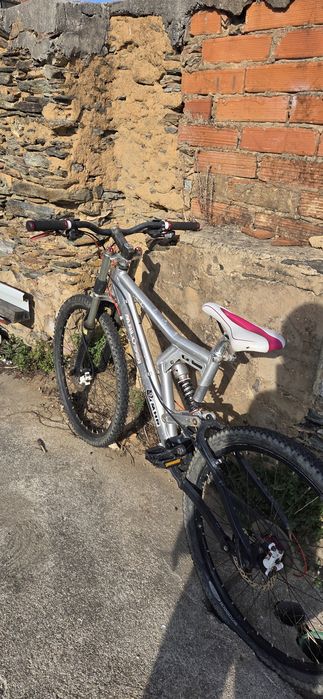 Bicicleta de downhill