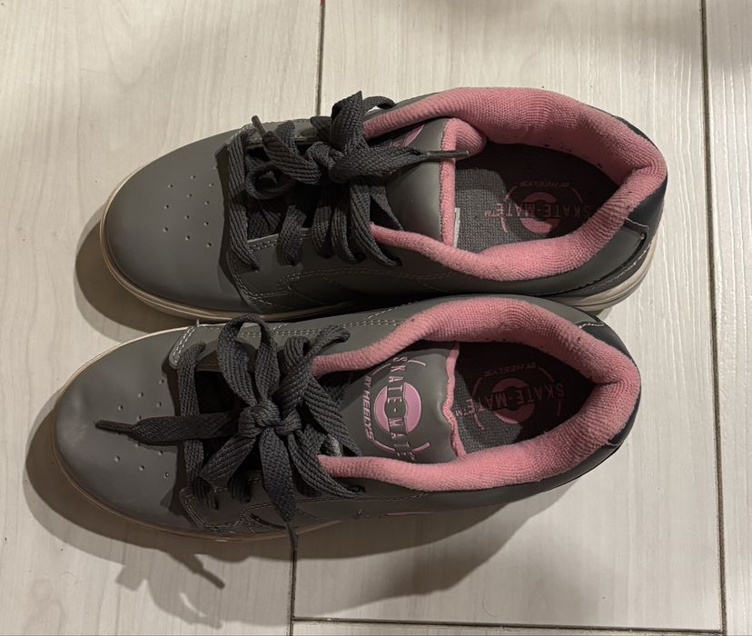 Tenis skate mate by hellys
