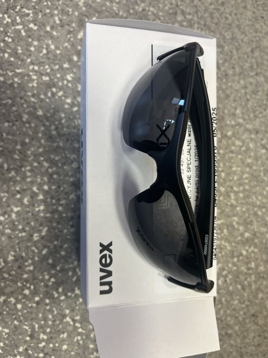 Okulary UVEX sportstyle.