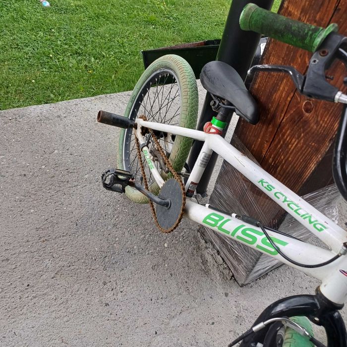 BMX rower.