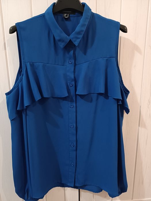 Koszula z wycięciami na ramionach L