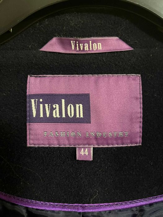 Жіноче пальто у гарному стані