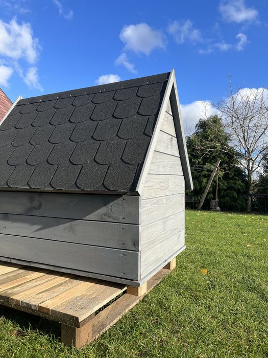 Drewniana buda dla psa ocieplona buda dla psa