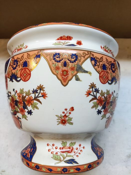 Porcelain Panda Jar430227549177794562