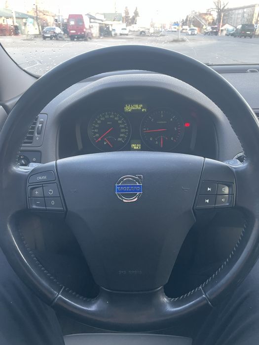 Volvo v50 2008 рік  Base