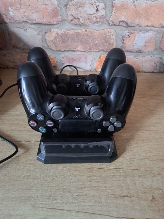 Konsola PS 4 slim 500