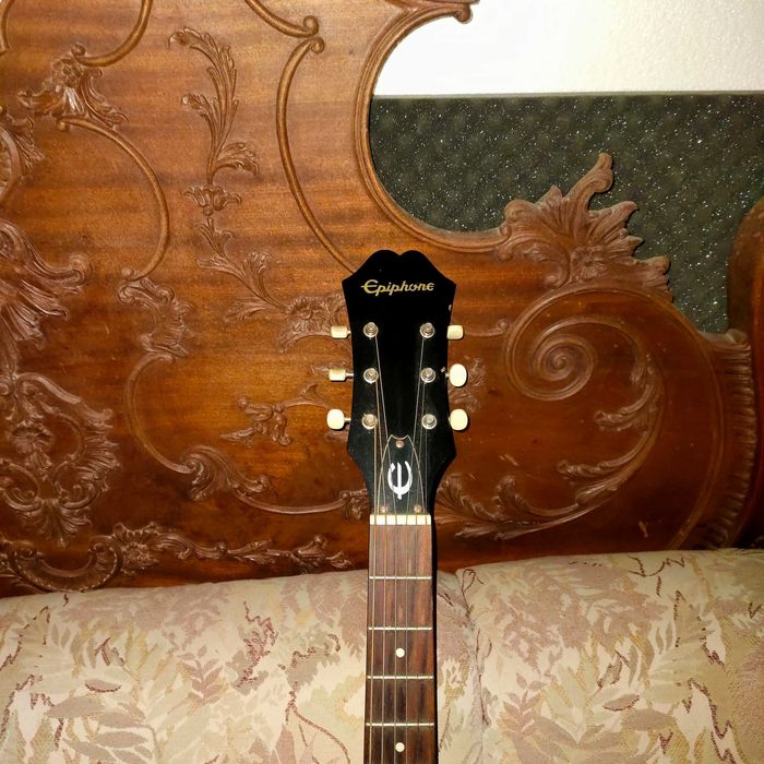 Guitarra Epiphone semi-acustica ft 30 caballero.