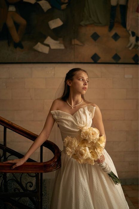 Весільна сукня .