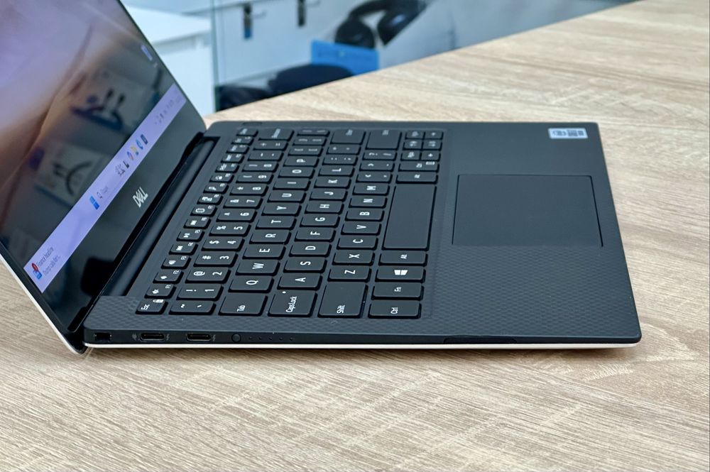 Dell XPS 13 7390 i7-10710U / 16GB / 512 GB SSD / 4K Touch