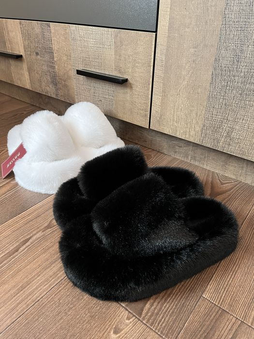 Пухнасті тапочки motivo