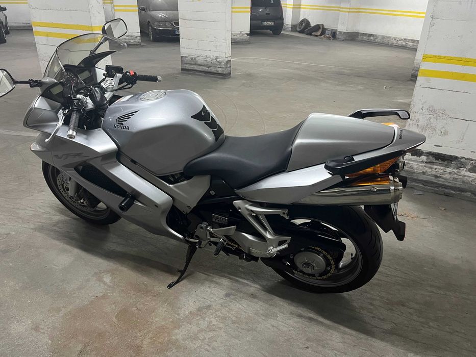 Moto VFR 800 VTEC