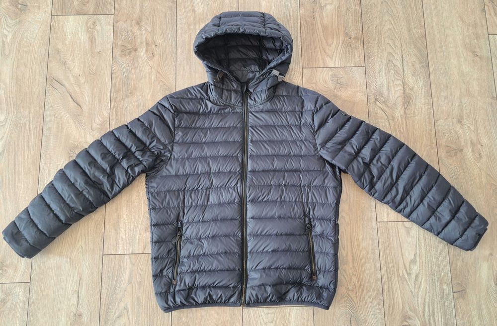 Kurtka puchowa z kapturem Massimo Dutti.