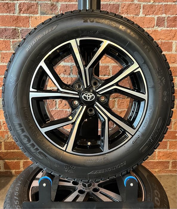 Koła Zimowe 16 Toyota Yaris Cross 5x114,3 Nowe 205/65R16 Felgi 2025