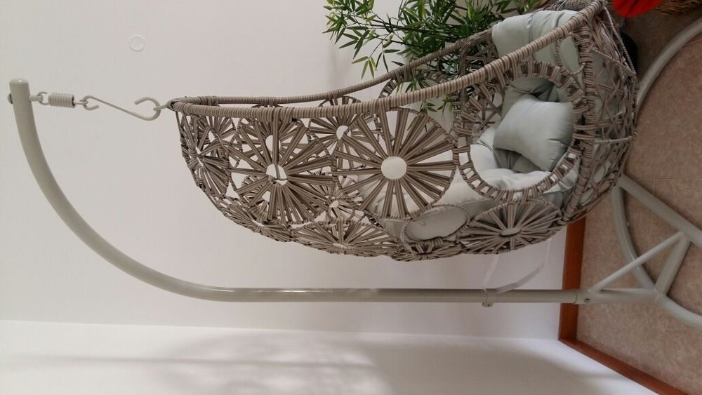 Cadeira de baloiço rattan sintético - preço não negociável