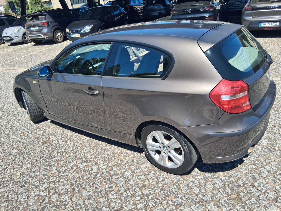 BMW Série 1. Fantástico Coupé Super Bem Tratado!