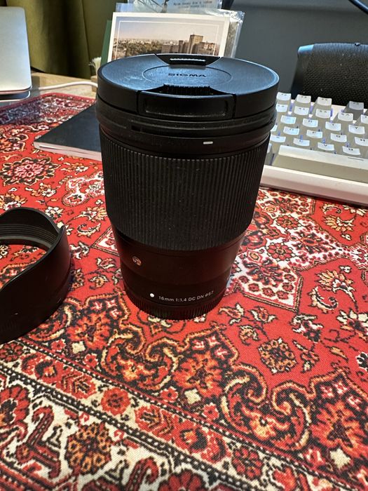 Продам Об'єктив Sigma AF 16mm f/1,4 DC DN C  (EF-M)+ адаптер з EF>RF