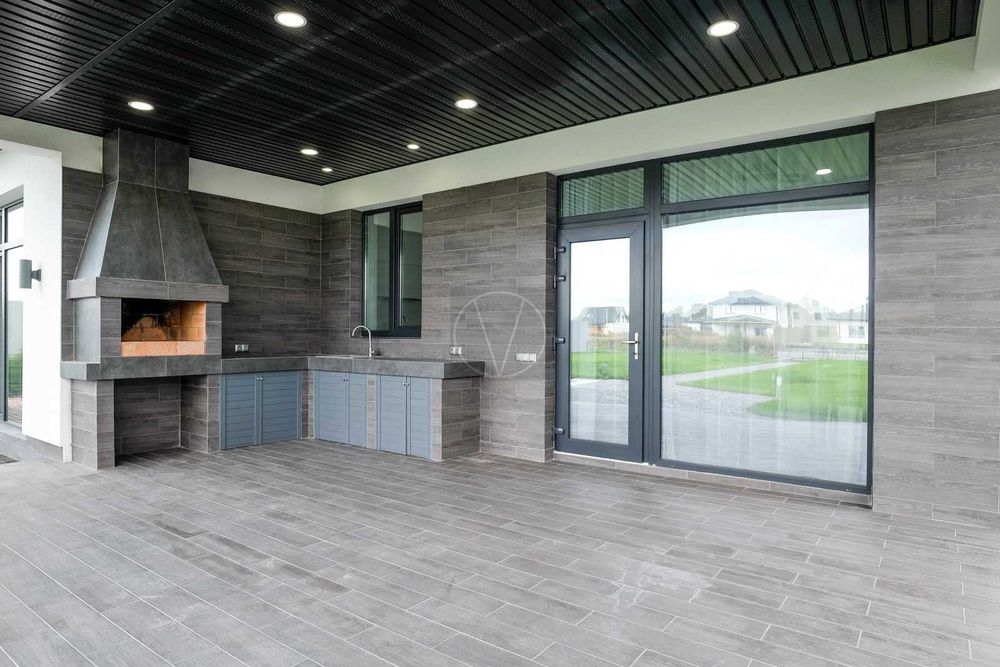 Продаю будинок 182 кв.м. з ремонтом та виходом на озеро, КМ Міжріччя