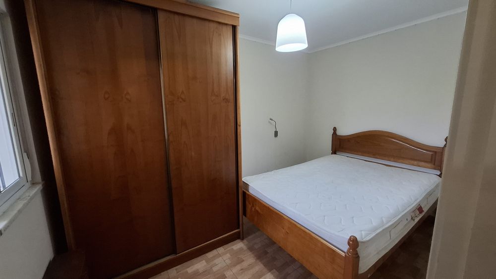 Aluga se T1 disponível   vila  Vieira de Leiria