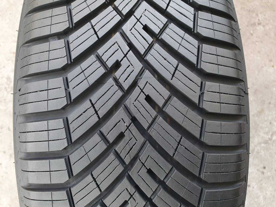 2x Continental Allseason Contact 2  225/40r18  7,4mm