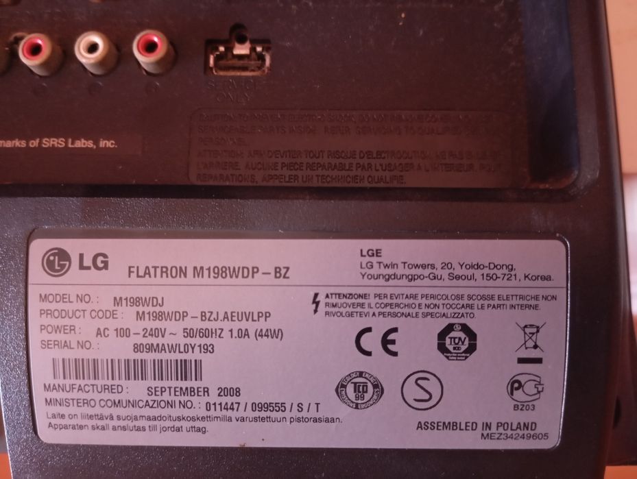 Vendo TV LG sem base conforme as fotografias