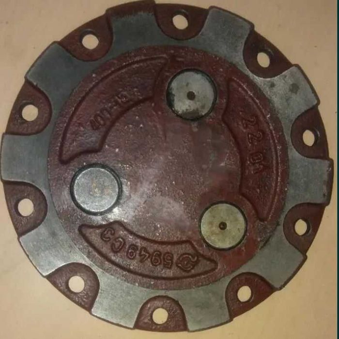 Kosz satelitów przedniego napędu ursus 6014