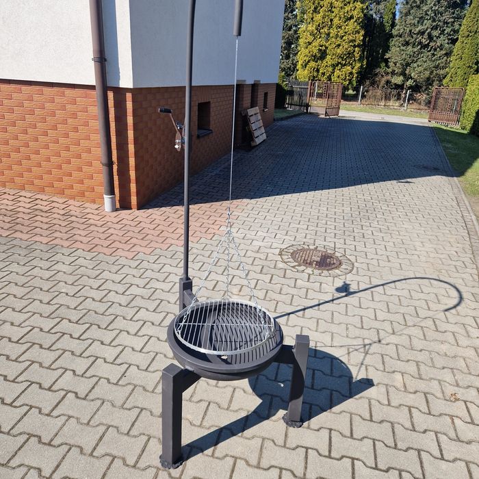 Palenisko ogrodowe gril z kołowrotkiem