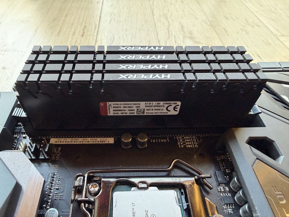 Asus Maximus Code IX + Intel i7 7700k + 32GB RAM