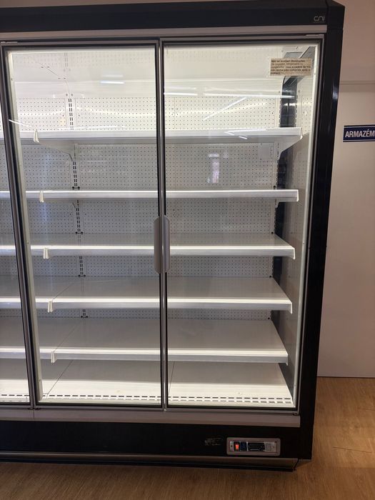 Mural de Laticinios Futuro 900 + grupo Compressor TFH T 4524ZHR