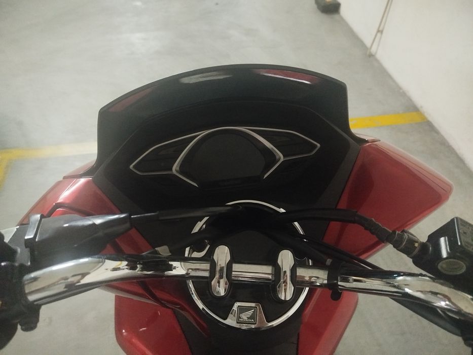 Vendo PCX vermelha