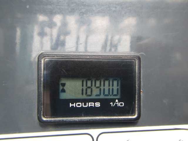 Гусеничний екскаватор Kobelco SK80UR-6E.