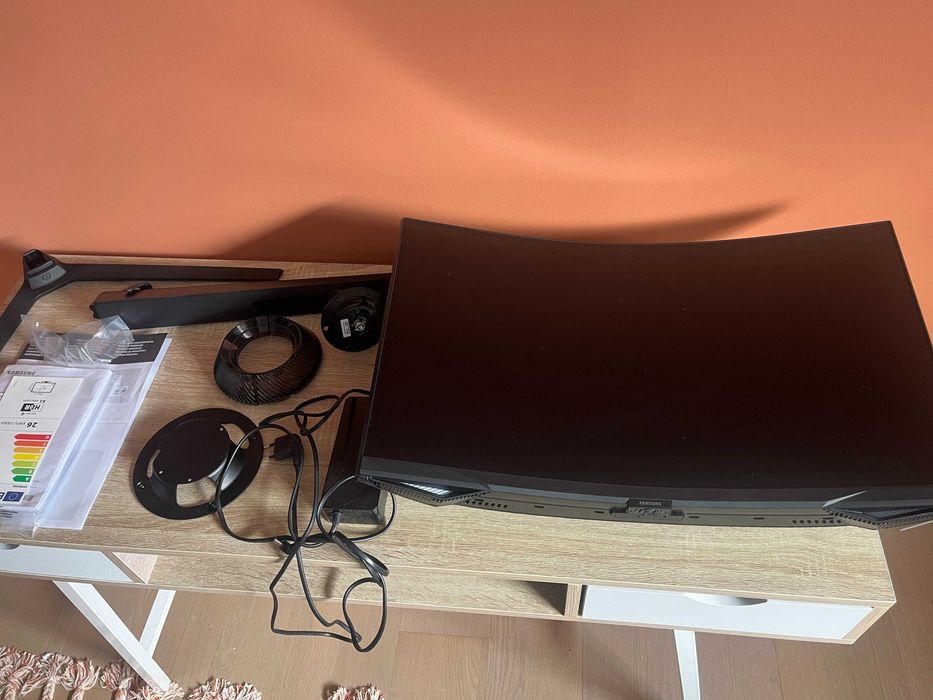 Samsung Odyssey G6 27" QHD 240Hz Curvo – LS27BG650EU