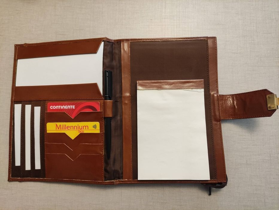 Bolsa em pele de boa qualidade