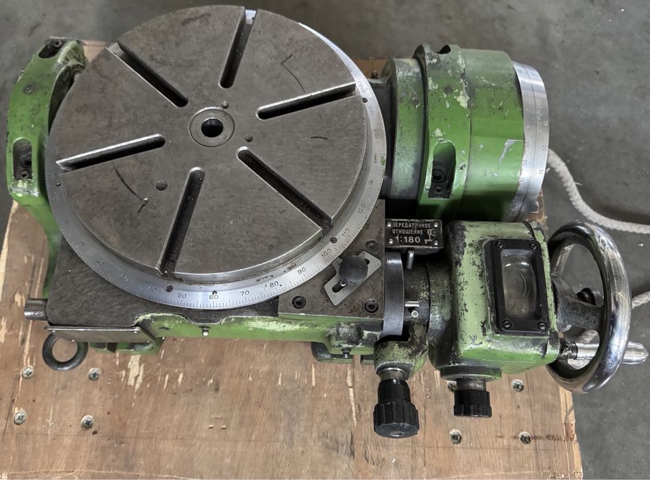 Поворотний стол для координатного станка