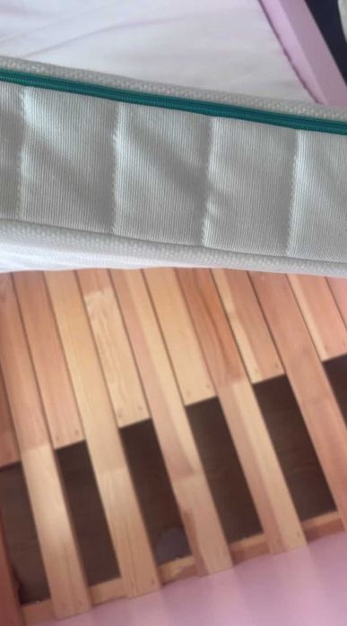 Cama Extensível IKEA BUSUNGE (Rosa) + Colchão INNERLIG