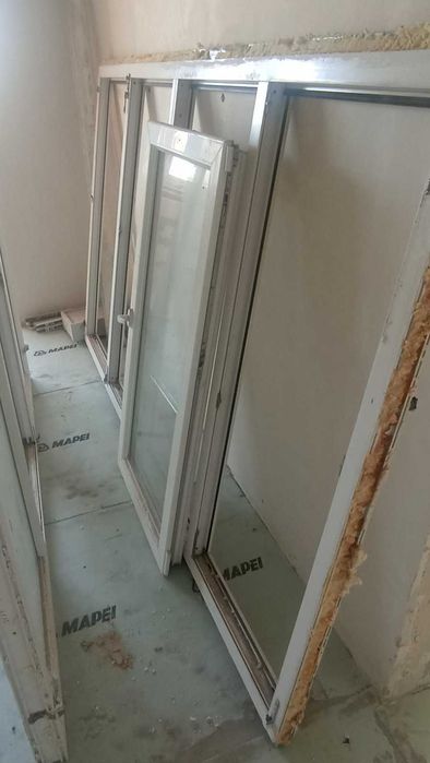 Продаються б/у вікна у гарному стані