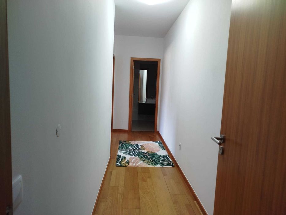 Apartamento T2 em Pedroso – Excelente Exposição Solar e Acessos