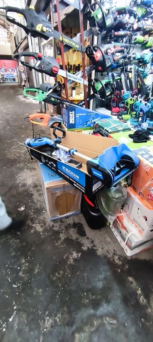 Снігоприбиральна акумуляторна машина Zegor SRAX-21BL