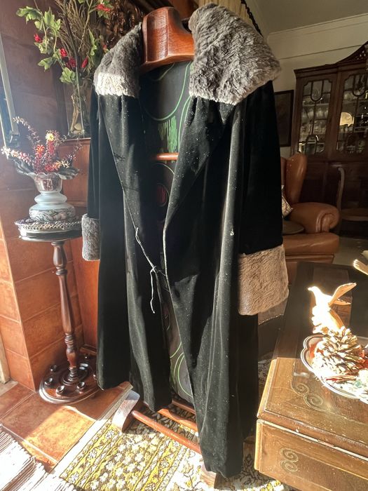 Roupa de perfil gótico e/ou vintage