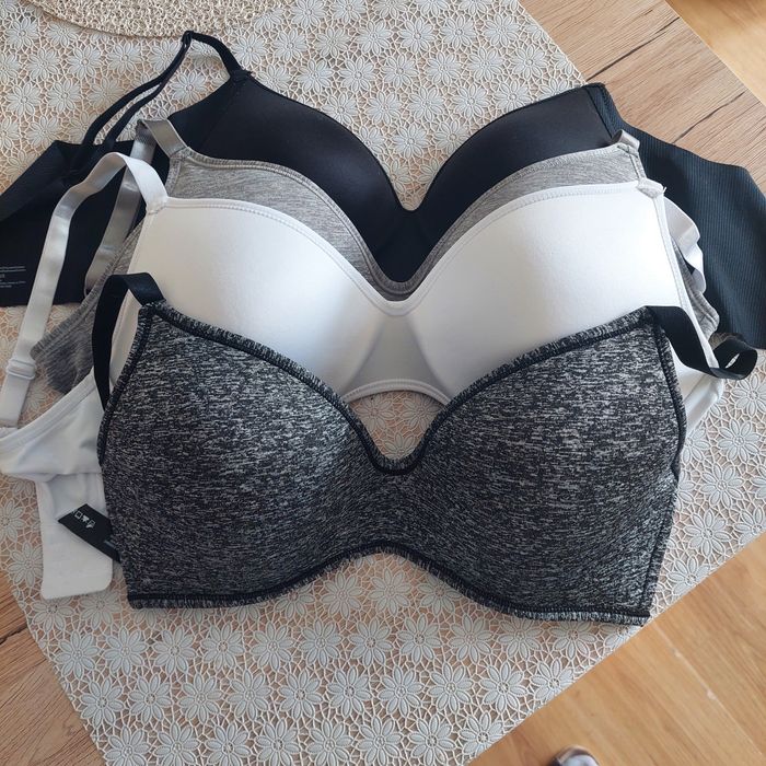 Biustonosze 4 szt r. 36D
