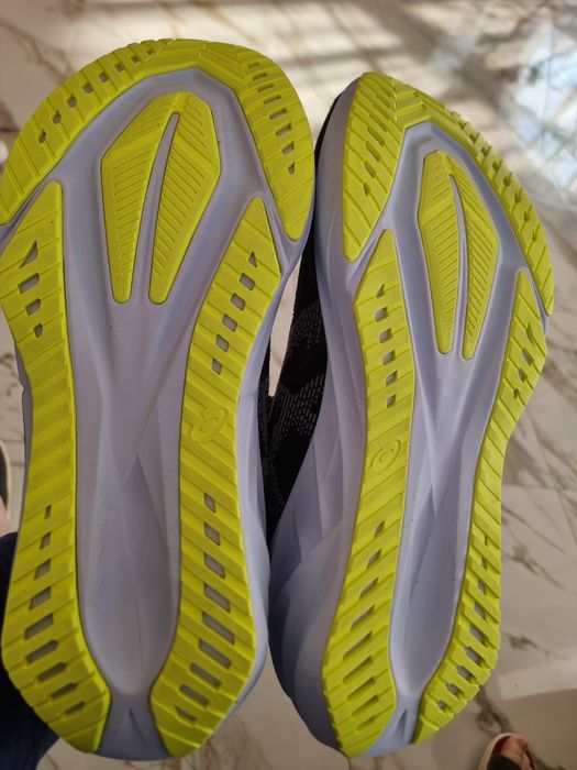 Оригінал 100% чоловічі кросівки asics novablast 5   eur 45
Більше крос